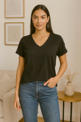 Koszulka basic w serek czarna