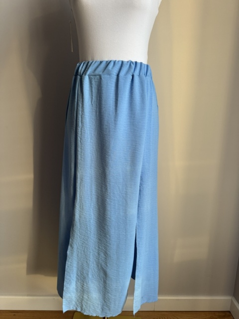 Spódnica midi z rozcięciami baby blu