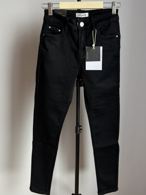 Spodnie rurki dopasowane czarne