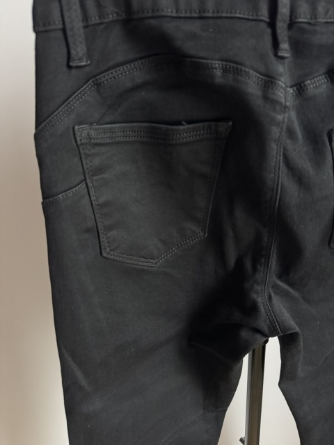 Spodnie rurki dopasowane czarne