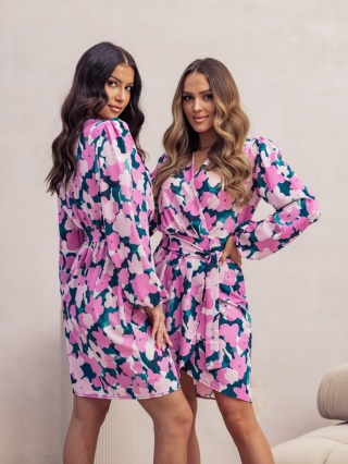 Sukienka kopertowa w kwiaty